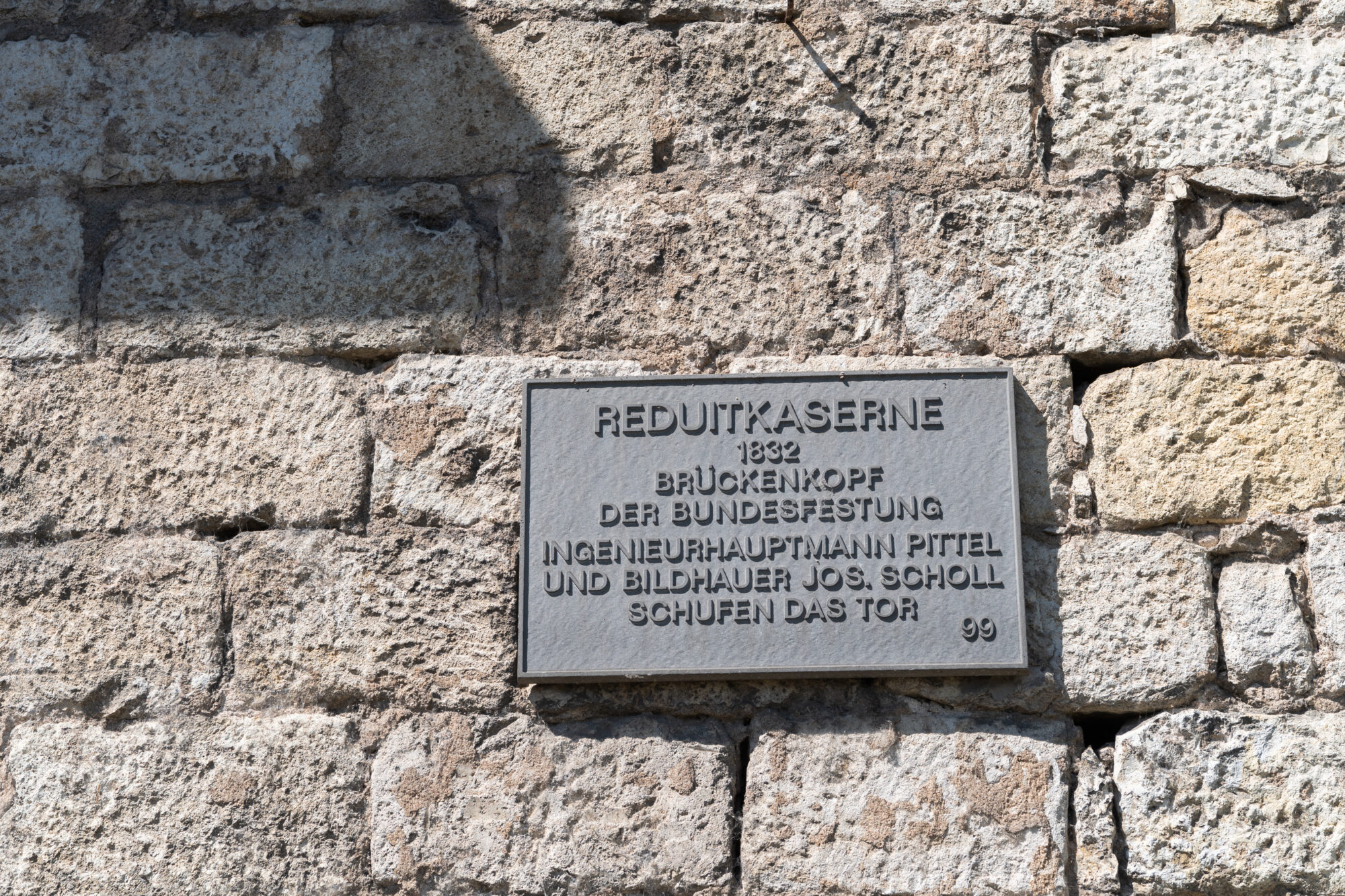 Historische Festungsanlage Reduit Rheinufer Kastel